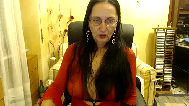 RobertaFox69 online show from December 5, 2025, 8:16 pm