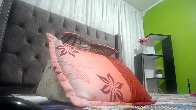 ANA-BULLOCK- online show from September 14, 2025, 4:28 pm