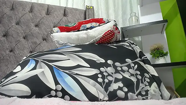 ANA-BULLOCK- online show from December 21, 2025, 12:12 pm