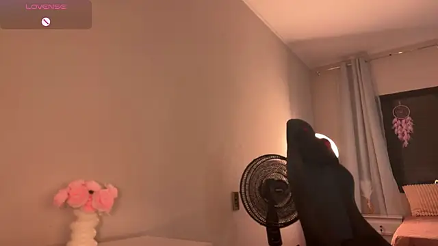 StacySpice01 online show from November 30, 2025, 1:09 am