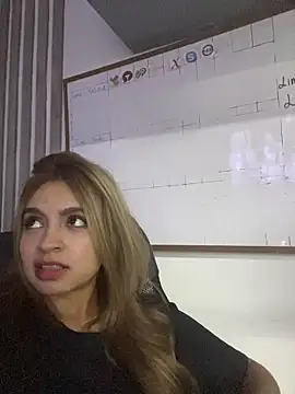  Gabytaylor online show from October 15, 2025, 11:49 pm