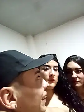 Snapshot of petitejulis chatting on October 14, 2025, 10:10 pm petitejulis online show from October 14, 2025, 10:10 pm