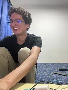 Thiagobb7 online show from January 7, 2026, 3:42 am