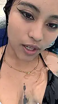 bella warzon online show from May 16, 2026, 9:57 pm
