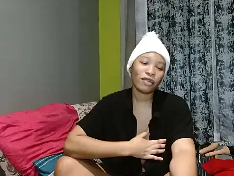 Tallwildnspicey98 online show from March 18, 2026, 4:54 pm