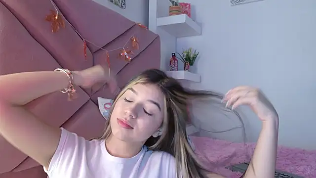 Snapshot of eva_sin18 chatting on September 13, 2025, 11:15 pm eva sin18 online show from September 13, 2025, 11:15 pm