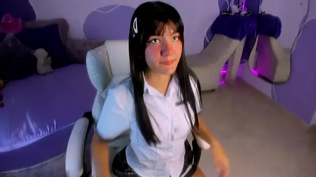 auroracute02 online show from October 27, 2025, 1:04 pm