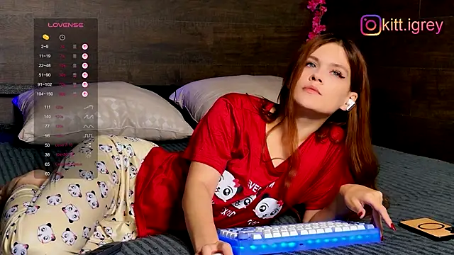 Snapshot of KittiGrey chatting on September 30, 2025, 8:19 am KittiGrey online show from September 30, 2025, 8:19 am