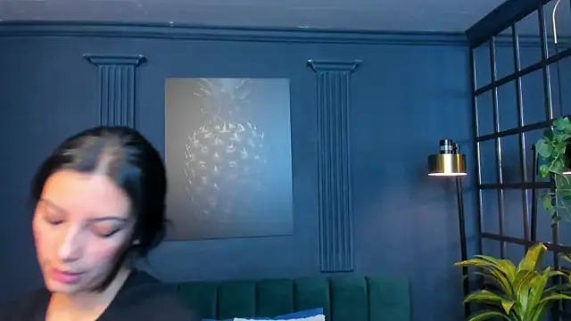 roxy hell online show from February 7, 2026, 12:20 pm