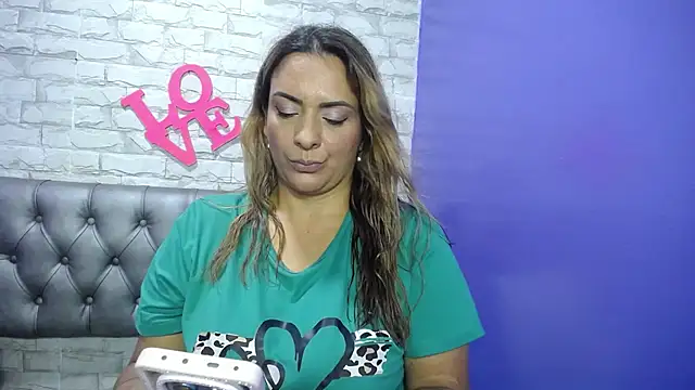Snapshot of Milf-Prettyboobs chatting on May 8, 2026, 5:29 pm Milf-Prettyboobs online show from May 8, 2026, 5:29 pm