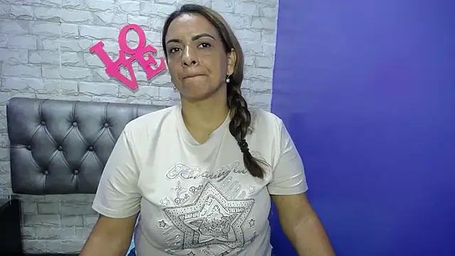 Snapshot of Milf-Prettyboobs chatting on May 9, 2026, 5:51 pm Milf-Prettyboobs online show from May 9, 2026, 5:51 pm