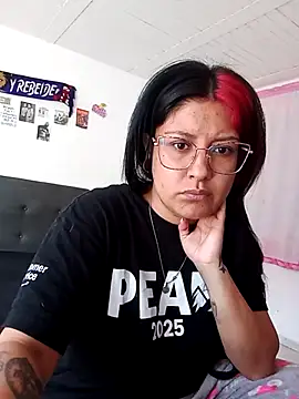 Snapshot of DaniPoison chatting on February 10, 2026, 2:43 pm DaniPoison online show from February 10, 2026, 2:43 pm