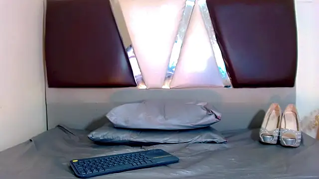 alexsandra kiss online show from November 9, 2025, 12:14 pm