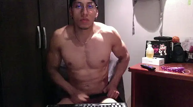 Snapshot of Thiago_Happy chatting on March 9, 2025, 5:00 am Thiago Happy online show from March 9, 2025, 5:00 am