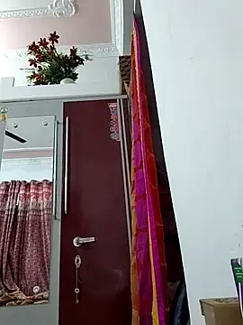 Hotty-Nidhi online show from November 6, 2025, 4:35 am