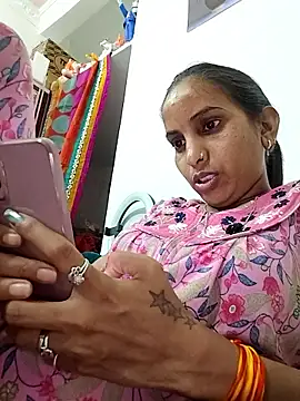 Snapshot of Hotty-Nidhi chatting on February 12, 2026, 5:30 pm Hotty-Nidhi online show from February 12, 2026, 5:30 pm