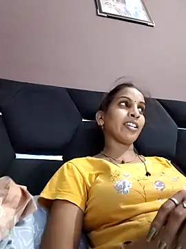 Snapshot of Hotty-Nidhi chatting on May 18, 2026, 5:08 pm Hotty-Nidhi online show from May 18, 2026, 5:08 pm