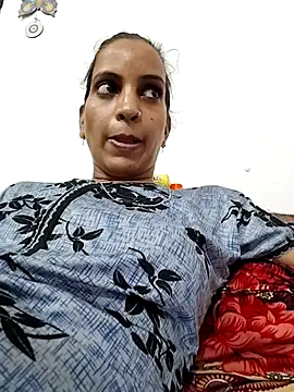 Snapshot of Hotty-Nidhi chatting on May 20, 2026, 4:40 am Hotty-Nidhi online show from May 20, 2026, 4:40 am