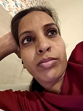 Snapshot of Hotty-Nidhi chatting on May 24, 2026, 6:24 pm Hotty-Nidhi online show from May 24, 2026, 6:24 pm