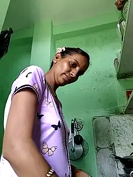 Snapshot of Hotty-Nidhi chatting on May 28, 2026, 6:00 am Hotty-Nidhi online show from May 28, 2026, 6:00 am