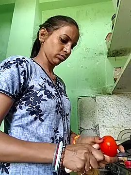 Snapshot of Hotty-Nidhi chatting on June 7, 2026, 5:11 am Hotty-Nidhi online show from June 7, 2026, 5:11 am