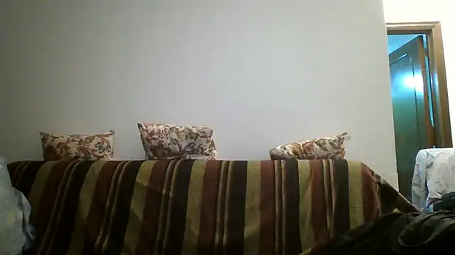 Snapshot of maxxxio12 chatting on June 6, 2026, 7:40 pm maxxxio12 online show from June 6, 2026, 7:40 pm