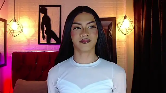 agatha rodriguez online show from November 11, 2025, 2:17 pm