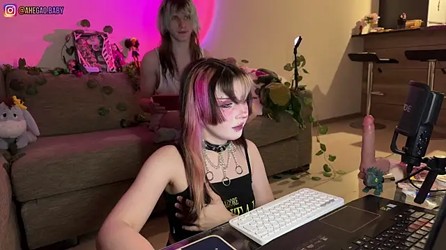 Snapshot of h3ntai_baby chatting on June 23, 2026, 6:50 pm h3ntai baby online show from June 23, 2026, 6:50 pm