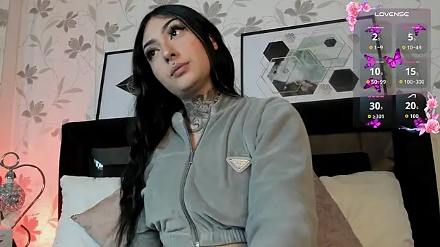 Lilith Thompson online show from September 26, 2025, 4:05 am