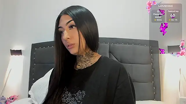 Lilith Thompson online show from October 12, 2025, 5:06 am