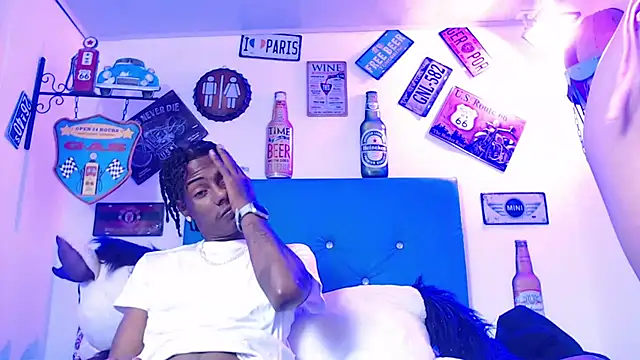 lili roussi online show from October 25, 2025, 12:18 am