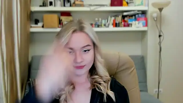 Snapshot of Kara_Smith_ chatting on October 2, 2025, 10:39 pm Kara Smith online show from October 2, 2025, 10:39 pm