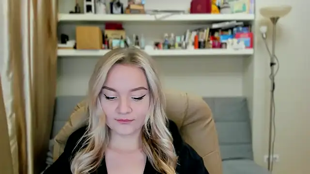 Snapshot of Kara_Smith_ chatting on October 9, 2025, 10:41 pm Kara Smith online show from October 9, 2025, 10:41 pm