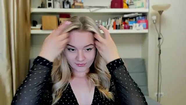 Snapshot of Kara_Smith_ chatting on October 10, 2025, 9:58 pm Kara Smith online show from October 10, 2025, 9:58 pm