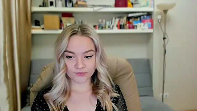 Snapshot of Kara_Smith_ chatting on October 25, 2025, 12:07 am Kara Smith online show from October 25, 2025, 12:07 am