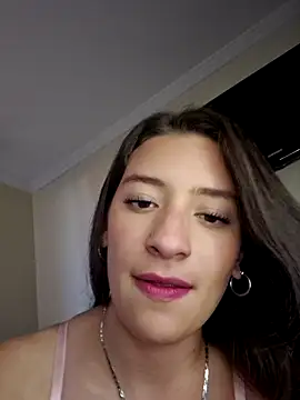 HOLY DOLL online show from October 15, 2025, 10:10 pm