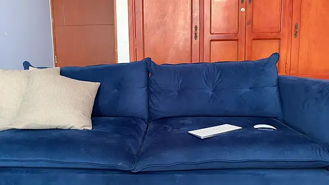 mask guy online show from September 19, 2025, 3:56 pm