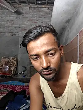 India HOT23 online show from December 3, 2025, 2:26 pm