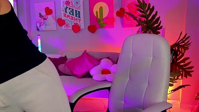 SarahAlluring online show from February 21, 2026, 11:33 am