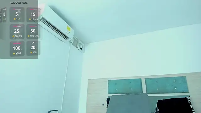 Snapshot of sexyvioletvalerious chatting on February 25, 2026, 3:43 pm sexyvioletvalerious online show from February 25, 2026, 3:43 pm