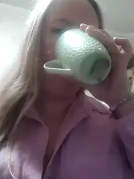 Irina3718 online show from March 12, 2025, 4:46 pm