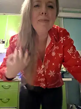 Irina3718 online show from January 7, 2026, 3:47 pm