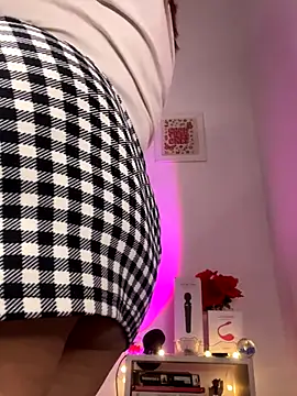 Snapshot of PaulaMarin chatting on October 27, 2025, 1:31 am PaulaMarin online show from October 27, 2025, 1:31 am