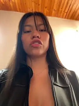 Snapshot of -Selene- chatting on February 6, 2026, 7:50 pm -Selene- online show from February 6, 2026, 7:50 pm