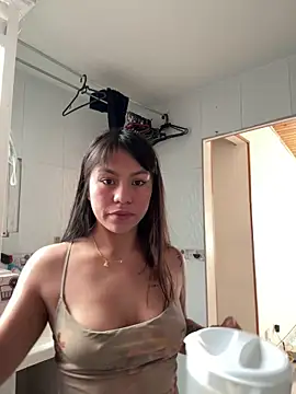 Snapshot of -Selene- chatting on April 11, 2026, 6:01 pm -Selene- online show from April 11, 2026, 6:01 pm