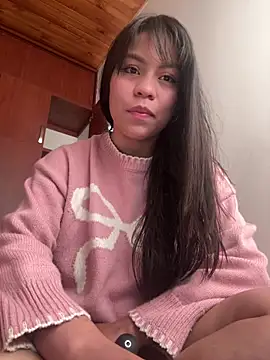 Snapshot of -Selene- chatting on April 14, 2026, 5:19 pm -Selene- online show from April 14, 2026, 5:19 pm