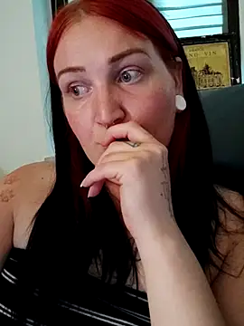 TiffiChantiT2 online show from June 1, 2026, 6:42 pm