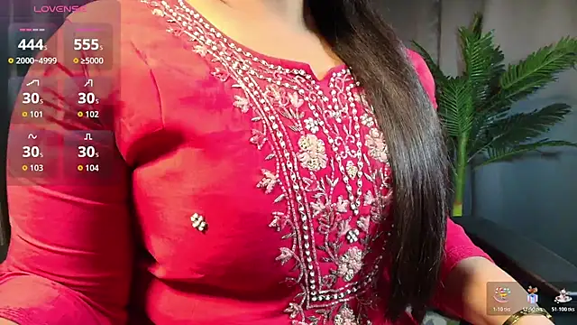  Lisha  online show from November 12, 2025, 6:41 pm