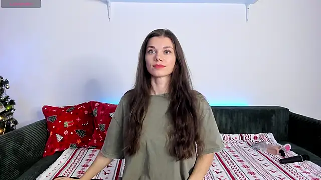 Eva McCoy online show from December 15, 2025, 9:46 am