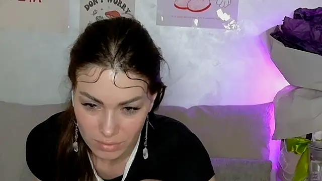 Snapshot of SweetDarling7 chatting on June 18, 2026, 7:18 pm SweetDarling7 online show from June 18, 2026, 7:18 pm